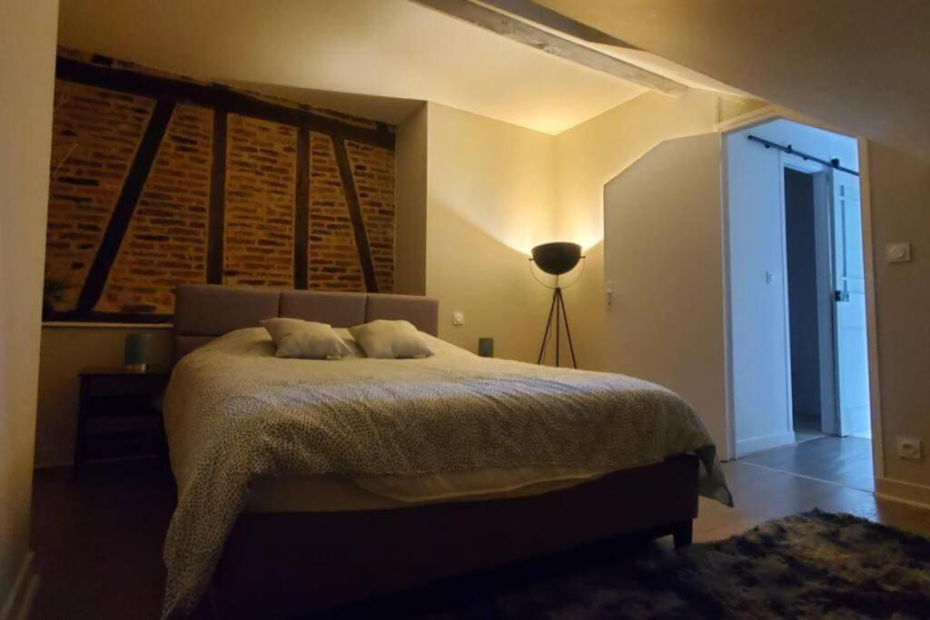 Studio Charme Ardennais Charleville-Mezieres Bagian luar foto