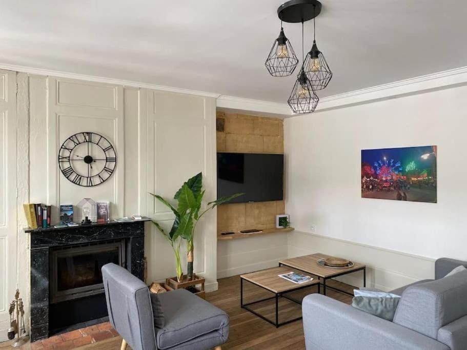Studio Charme Ardennais Charleville-Mezieres Bagian luar foto