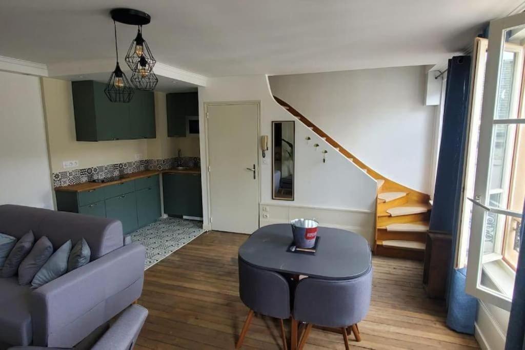 Studio Charme Ardennais Charleville-Mezieres Bagian luar foto