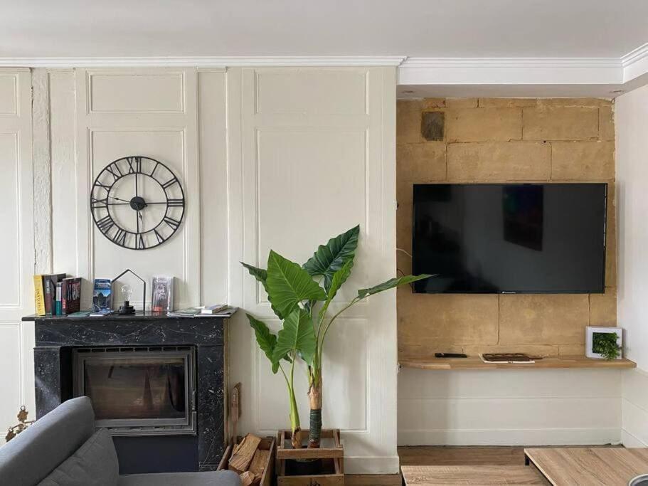 Studio Charme Ardennais Charleville-Mezieres Bagian luar foto